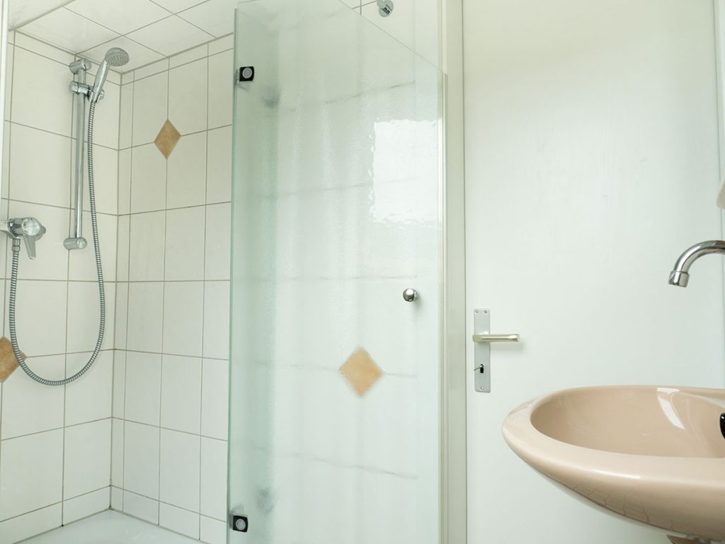 Die Dusche der Ferienwohnung Nr. 6 auf Norderney